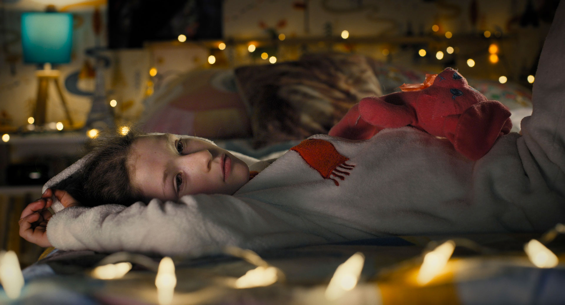 Un village en émoi (directed by Sébastien / Les Films de Mireille)